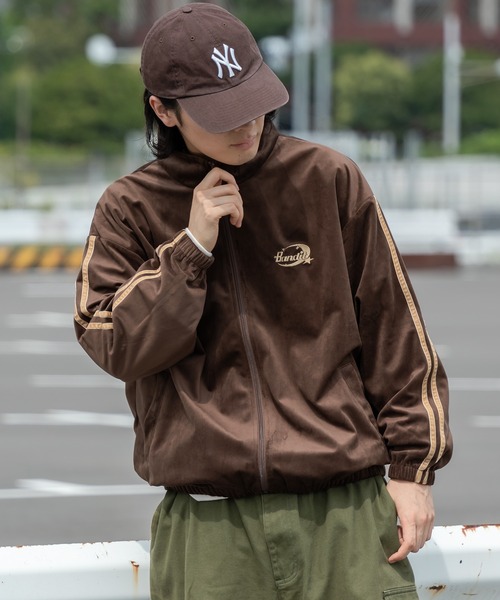 kutir（クティール）の「サイドラインベロアトラックジャケット