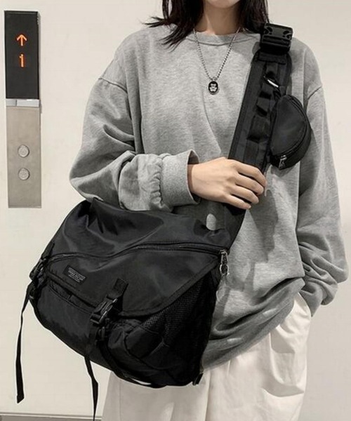 セール】大容量外ポケット ショルダーバッグ A4収納可 メンズ