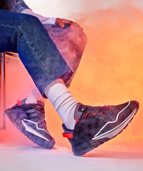 adidas（アディダス）の「ゼットエックス 2K ブースト ピュア [ZX 2K