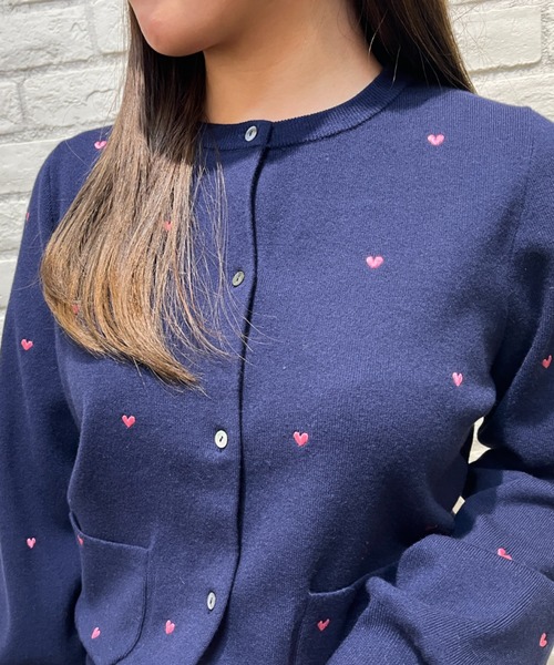 Apuweiser-riche（アプワイザーリッシェ）の「ハート刺繍カーデプル