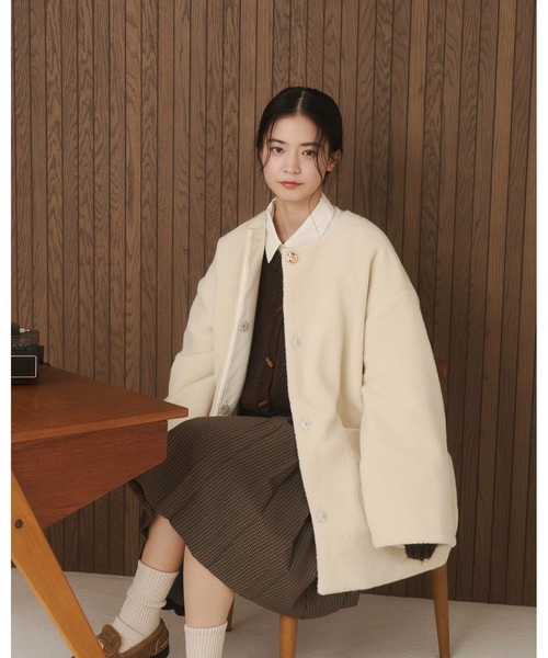 moi tytto（モイテュット）の「ノーカラーボアミドルコート（ノー