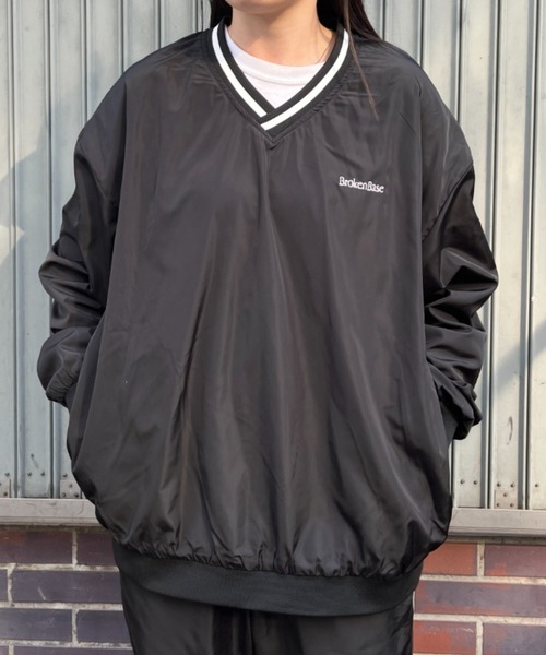 BROKEN BASE（ブロークンベース）の「Vネックナイロンプルオーバー