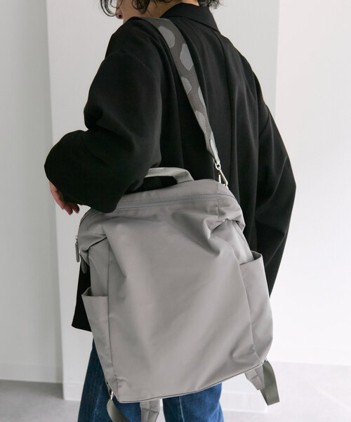 ear PAPILLONNER（イアパピヨネ）の「柄ワイドテープリュック