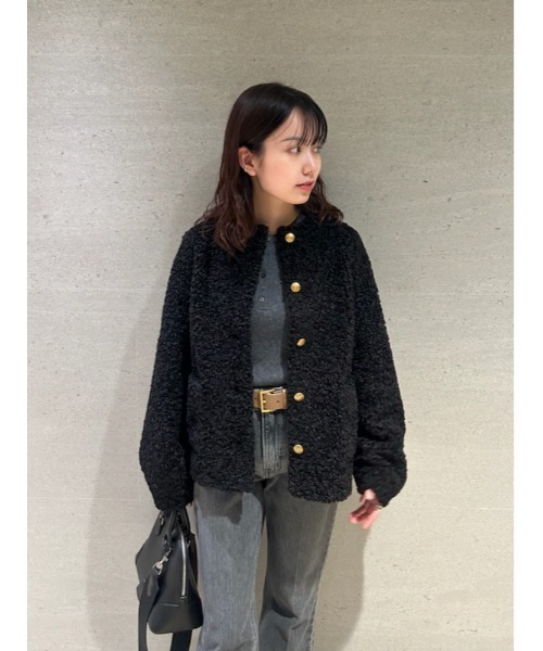 Mila Owen（ミラオーウェン）の「金釦ノーカラーコンパクトボア