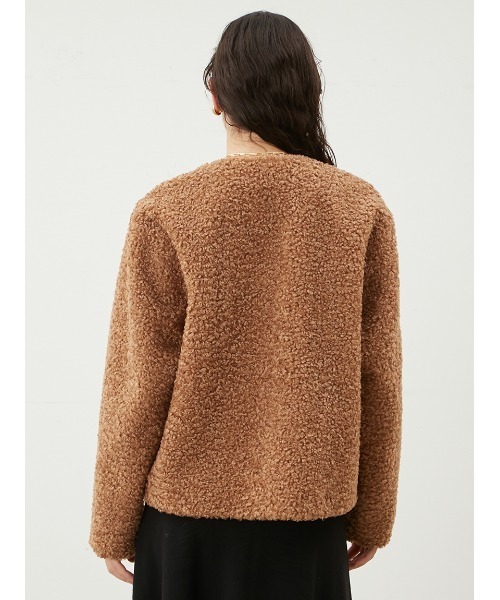 Mila Owen（ミラオーウェン）の「金釦ノーカラーコンパクトボア