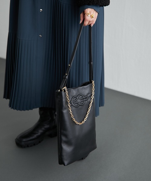 ear PAPILLONNER（イアパピヨネ）の「《牛革》エンボス2WAYショルダー