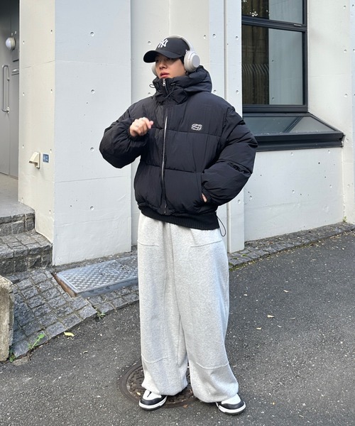 ADAMASTE（アダマスト）の「semi crop padded hood jacket（water