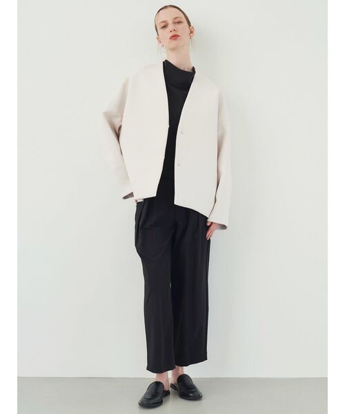 ELENDEEK（エレンディーク）の「フォルムショートコート（ノーカラー