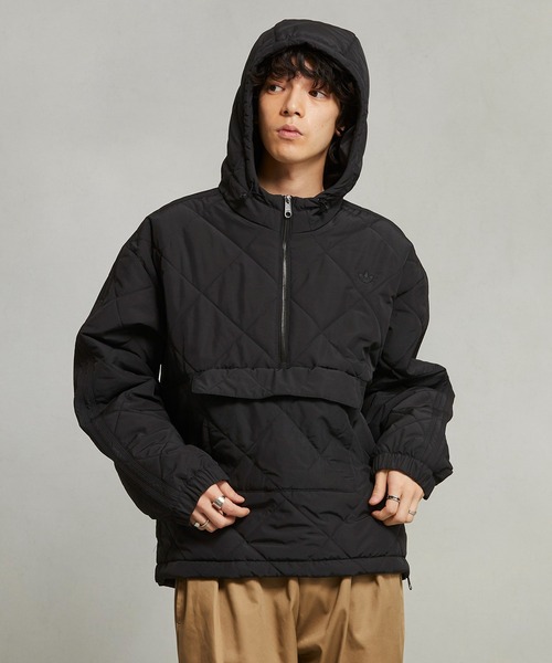 adidas（アディダス）の「プレミアム エッセンシャルズ キルト 1/2