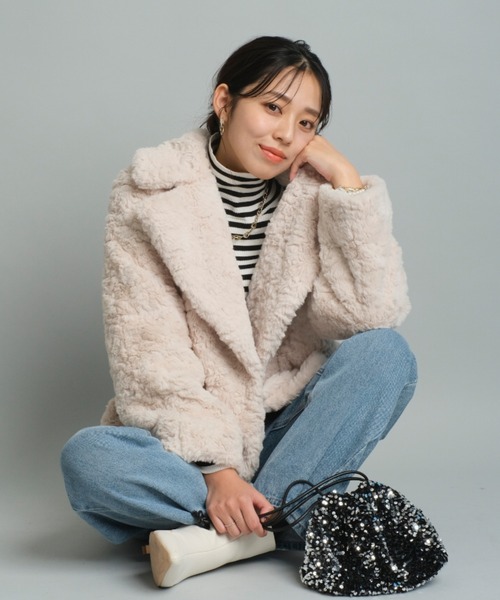 JUSGLITTY（ジャスグリッティー）の「フェイクファーショートコート