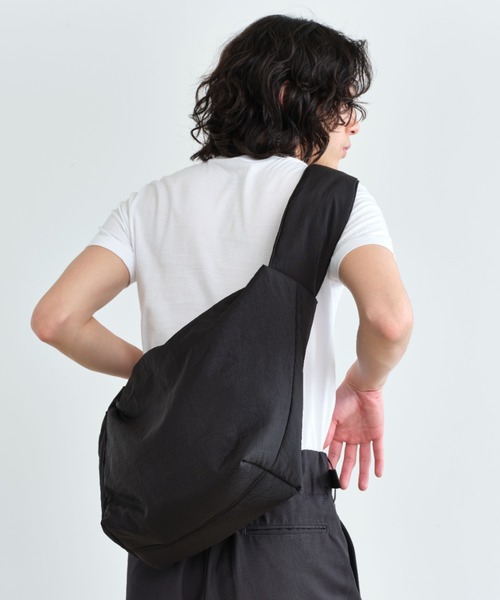 Nylon gathered shoulder bag / ナイロンギャザーショルダーバッグ