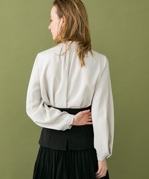 UNITED TOKYO（ユナイテッドトウキョウ）の「エリボタンフロントタック