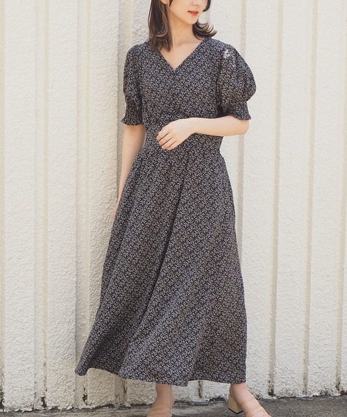 tiptop（ティップトップ）の「袖シャーリングVネックワンピース