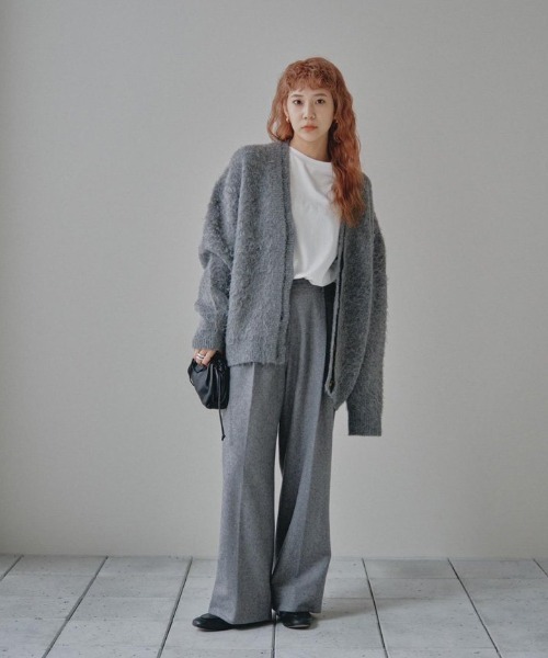 TODAYFUL（トゥデイフル）の「ブラッシュドVネックカーディガン