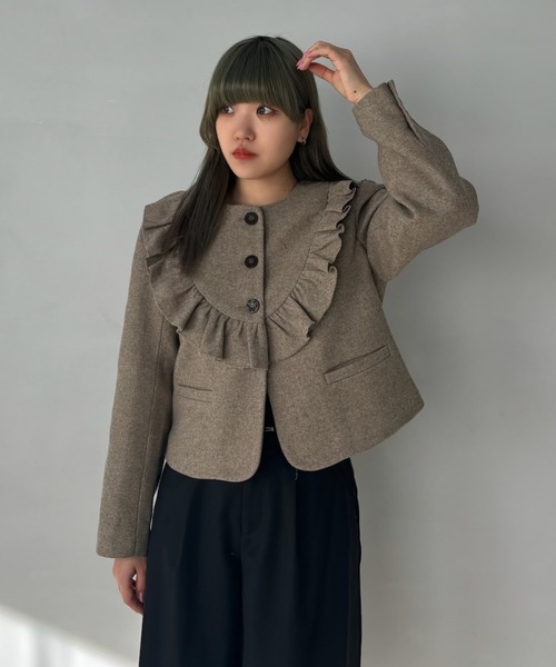 Fano Studios（ファノ ストゥディオズ）の「フリルカラーウール