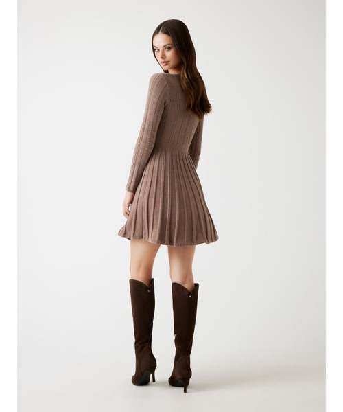 LS Morgan Fit And Flare Dress ワンピース | GUESS(ゲス) JAPAN 公式