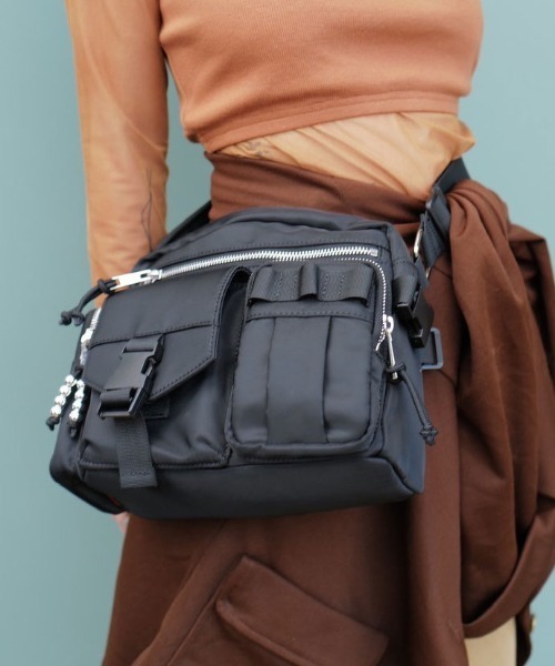 Ameri（アメリ）の「USEFUL MILITALY SQUARE BAG（ショルダーバッグ