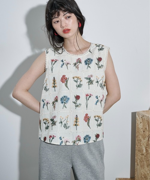 THE YOn（ザヨン）の「バリアスフローラルエンブロイダリーノースリ