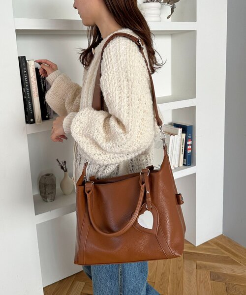 ミラーチャーム付ソフトボストンバッグ（ボストンバッグ）｜DISCOAT