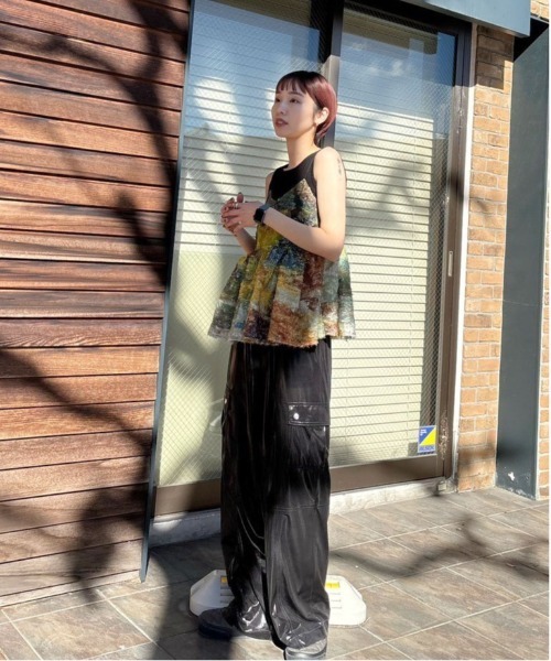 Ameri（アメリ）の「MEDI RACHEL FLUFFY ART CAMISOLE（キャミソール