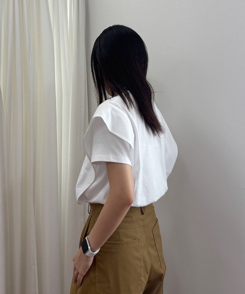 セール】【総合ランキング1位獲得】ラッフルショルダーTシャツ(chiica