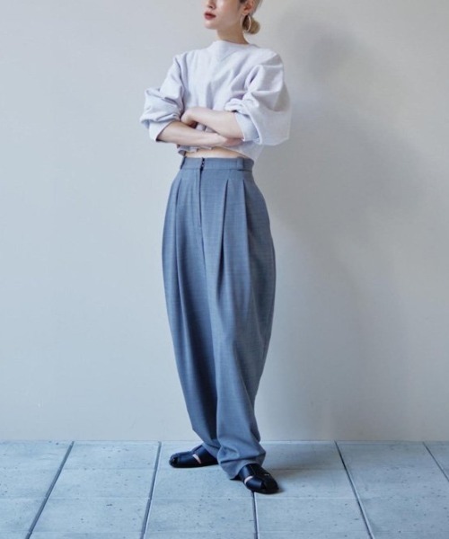 TODAYFUL（トゥデイフル）の「TODAYFUL Cropped Sweat Pullover