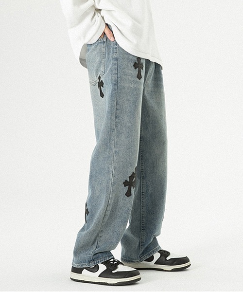 Ressaca（レサーカ）の「クロスパッチ刺繍 ルーズストレートデニム