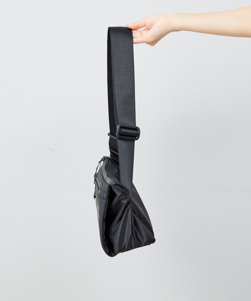 ear PAPILLONNER（イアパピヨネ）の「《撥水》フォックス柄ショルダー