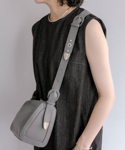 ear PAPILLONNER（イアパピヨネ）の「《牛革》バックルパーツ・2WAY