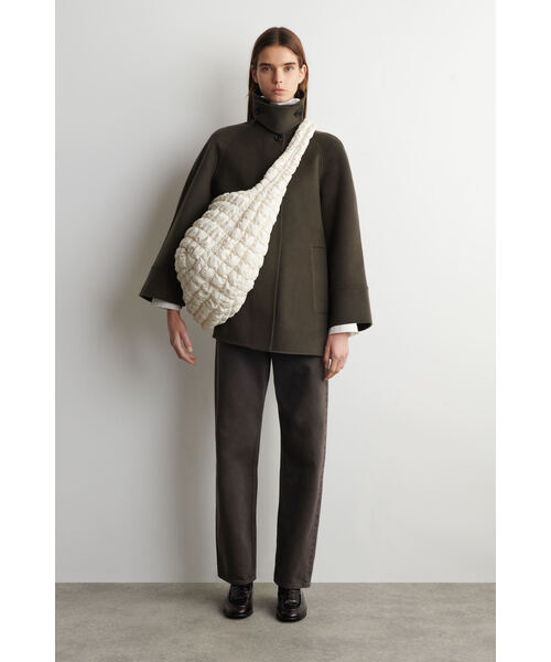 オーバーサイズ キルトショルダーバッグ（ショルダーバッグ）｜COS