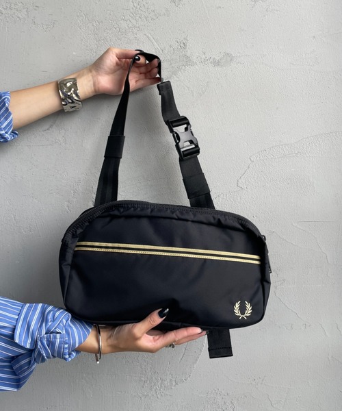 WEB限定】[FRED PERRY/フレッドペリー] ティップ テープ クロスボディ