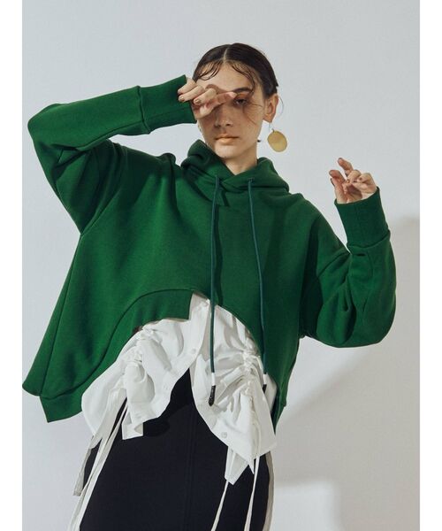 UN3D.（アンスリード）の「ヘムカットショートフーディー（パーカー