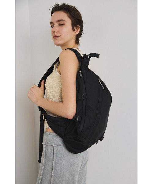 un/neu（アンノイ）の「撥水マルチアウトポケットムーンボディバッグ