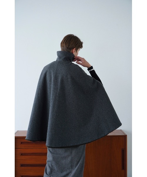 CLANE（クラネ）の「REVERSIBLE BOA MILITARY CAPE COAT（ミリタリー