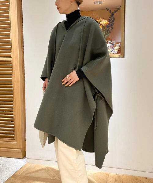 TOMORROWLAND （トゥモローランド）の「ウールカシミヤリバー ポンチョ