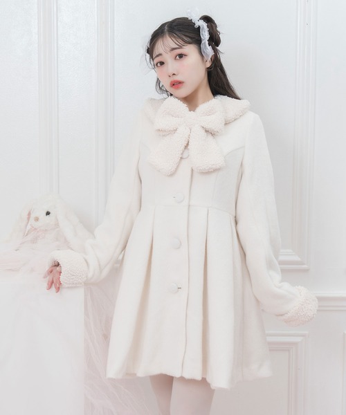 Honey Cinnamon（ハニーシナモン）の「ボアリボン付きフレアコート