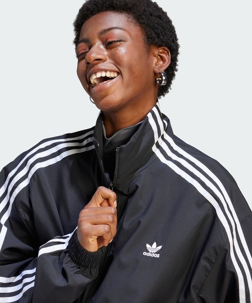 adidas（アディダス）の「Adilenium オーバーサイズ トラックトップ