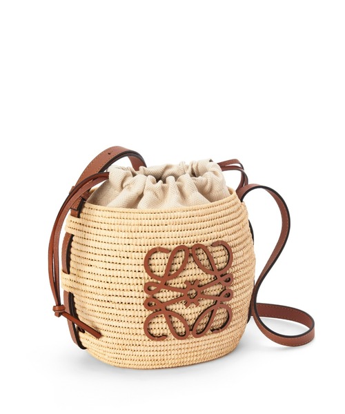 LOEWE（ロエベ）の「ビーハイブ バスケットバッグ (ラフィア＆カーフ