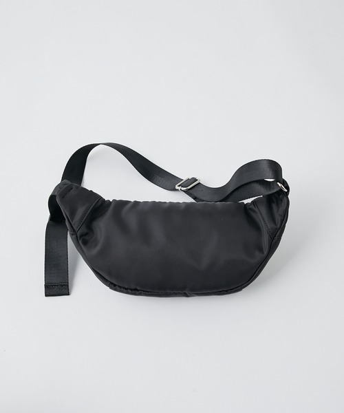 GALLARDAGALANTE（ガリャルダガランテ）の「ナイロンボディバッグ