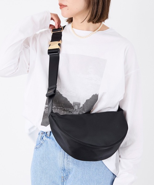 VIOLAd'ORO（ヴィオラドーロ）の「【VIOLAd'ORO】ナイロンボディバッグ