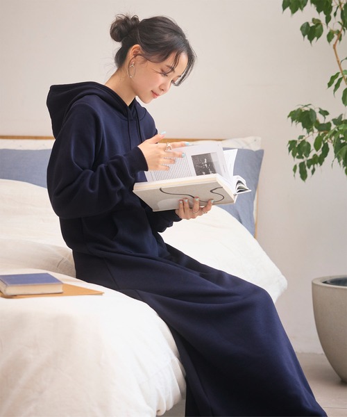 フード付裏起毛マキシ丈スウェットパーカーワンピース（ワンピース