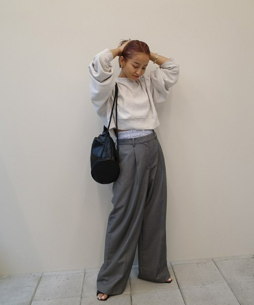 TODAYFUL（トゥデイフル）の「Cropped Sweat Pullover（スウェット