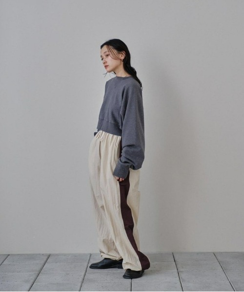 TODAYFUL（トゥデイフル）の「Cropped Sweat Pullover（スウェット