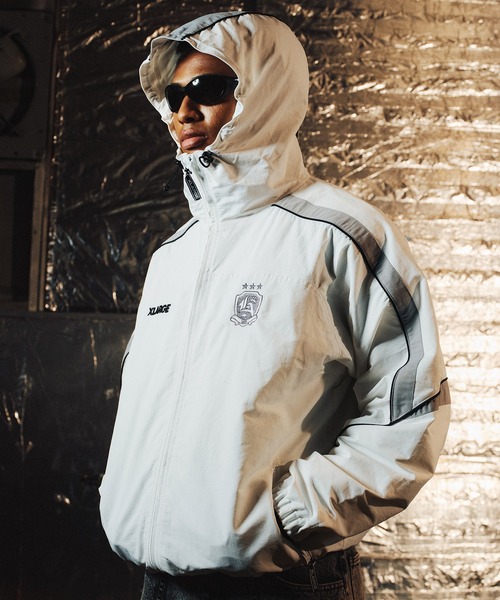 セール】HOODED TRACK JACKET（ナイロンジャケット）｜XLARGE