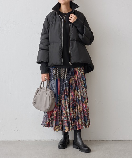 BEARDSLEY（ビアズリー）の「ダンボールパフトレーナー（Tシャツ