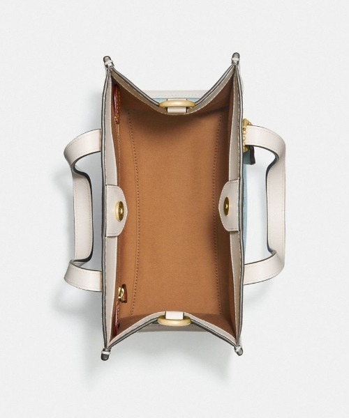 COACH（コーチ）の「フィールド トート 22 シグネチャー シャンブレー