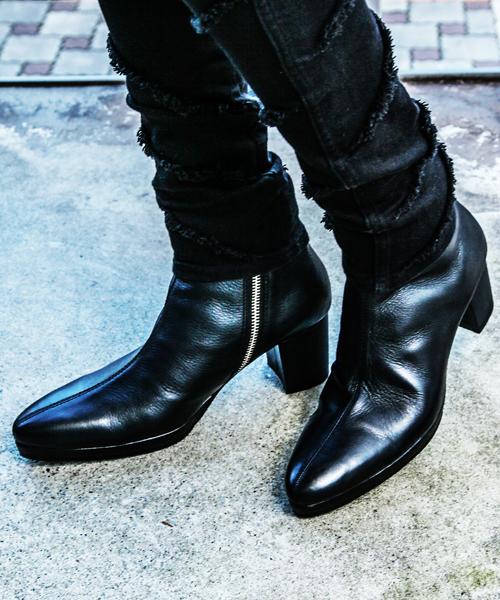 banal chic bizarre（バナルシックビザール）の「レザーヒールブーツ