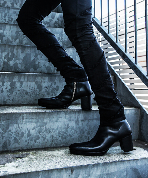 banal chic bizarre（バナルシックビザール）の「レザーヒールブーツ