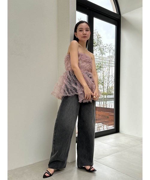 SNIDEL（スナイデル）の「チュール刺繍ベアペプラムTOPS（Tシャツ