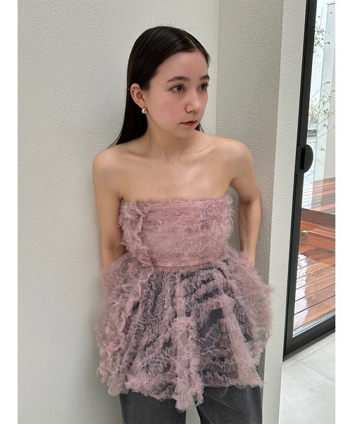 SNIDEL（スナイデル）の「チュール刺繍ベアペプラムTOPS（Tシャツ